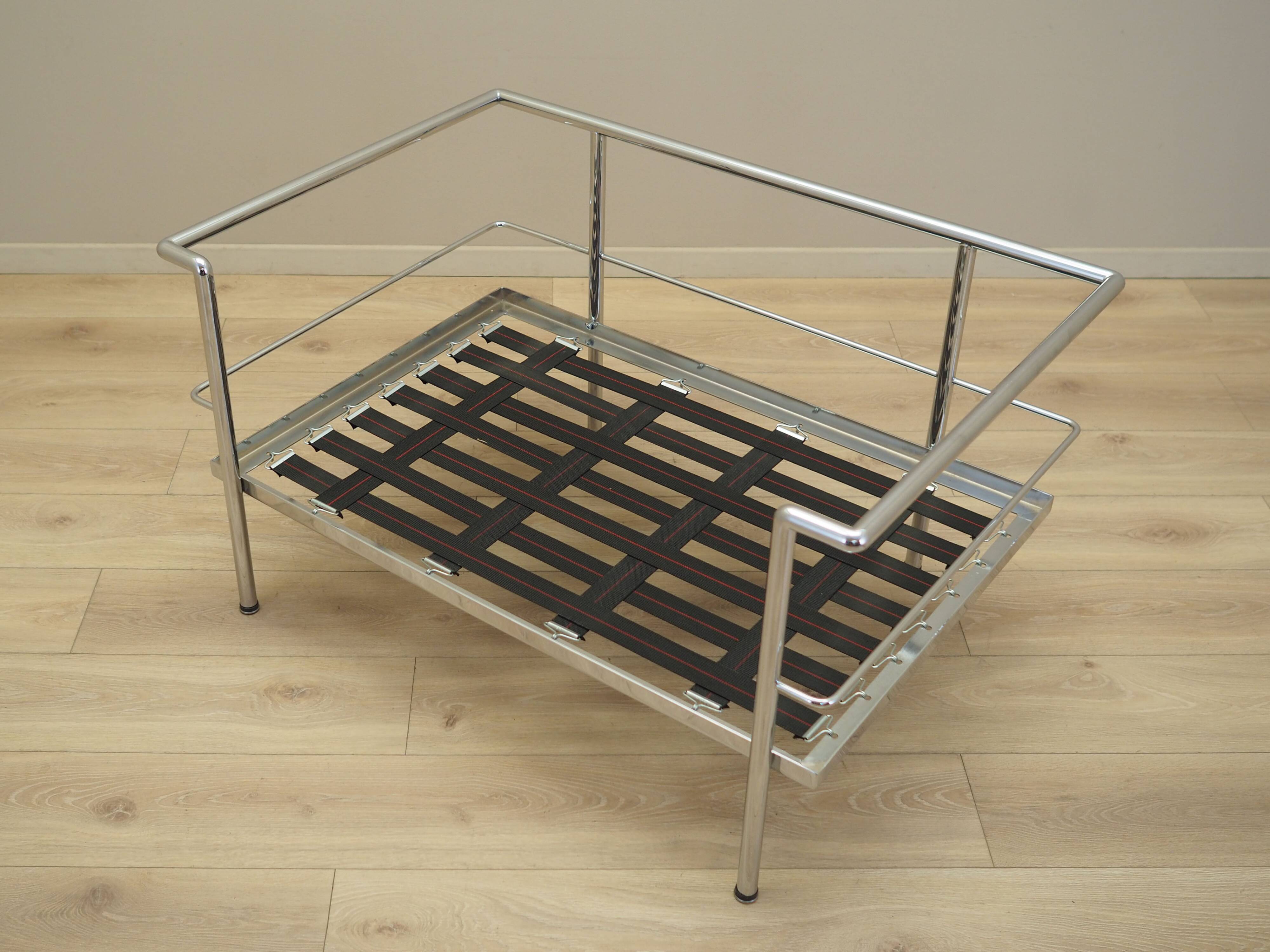 Lounge chair, Italian design, 1990s, production: Italy