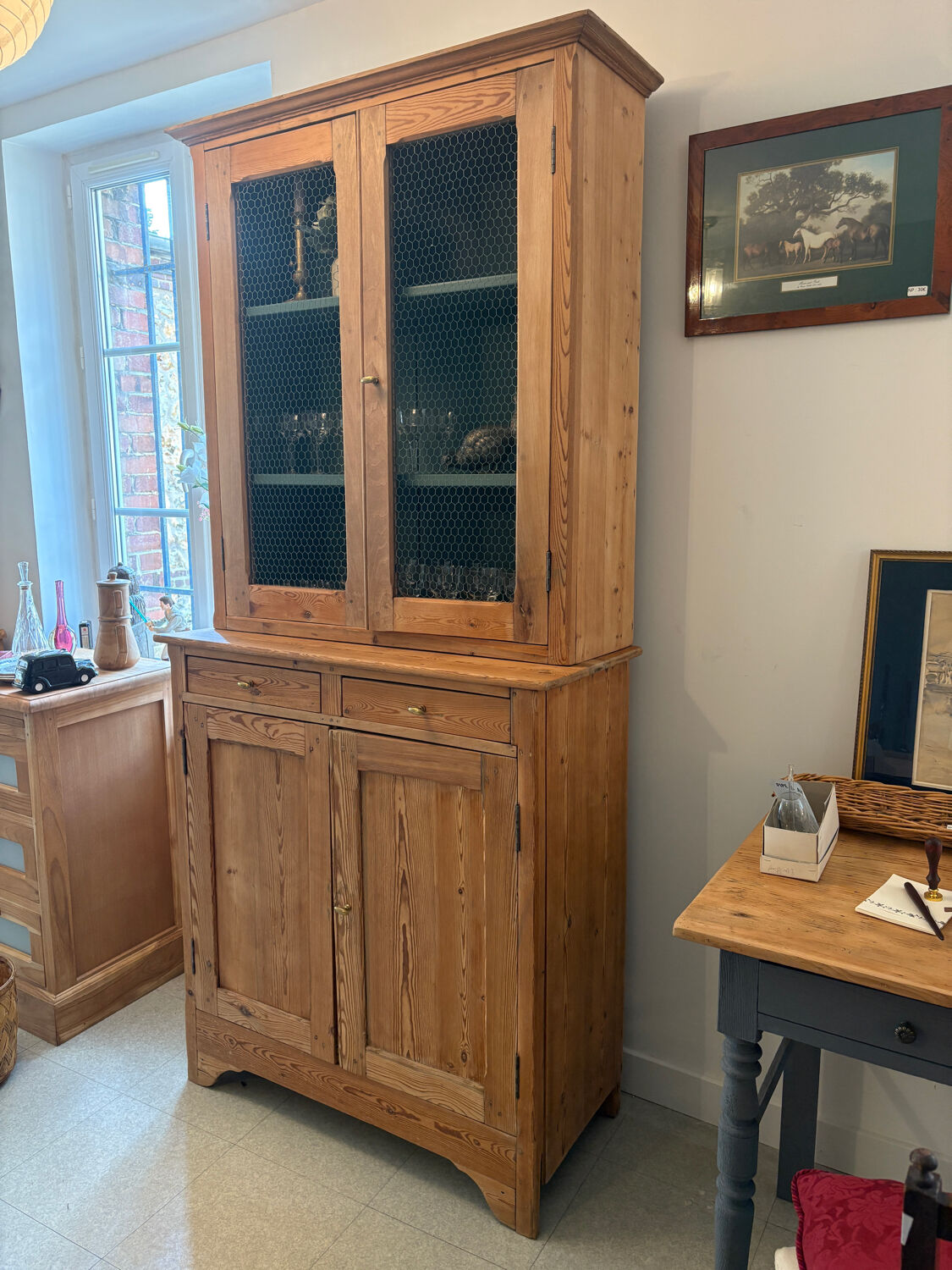 Stripped wire mesh cupboard