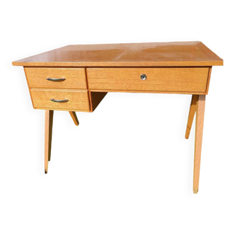 Scandinavian desk with compass feet