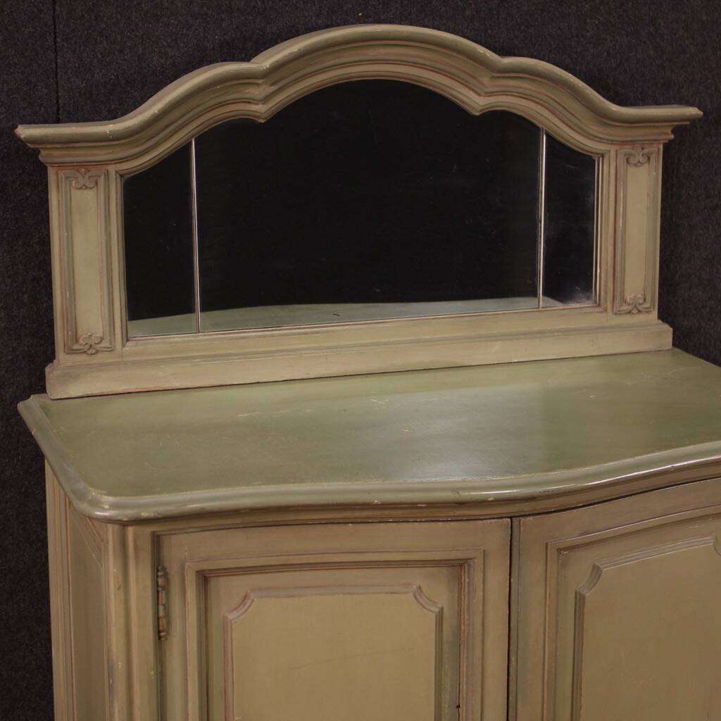 Paire de buffets italiens du XXe siècle avec miroir