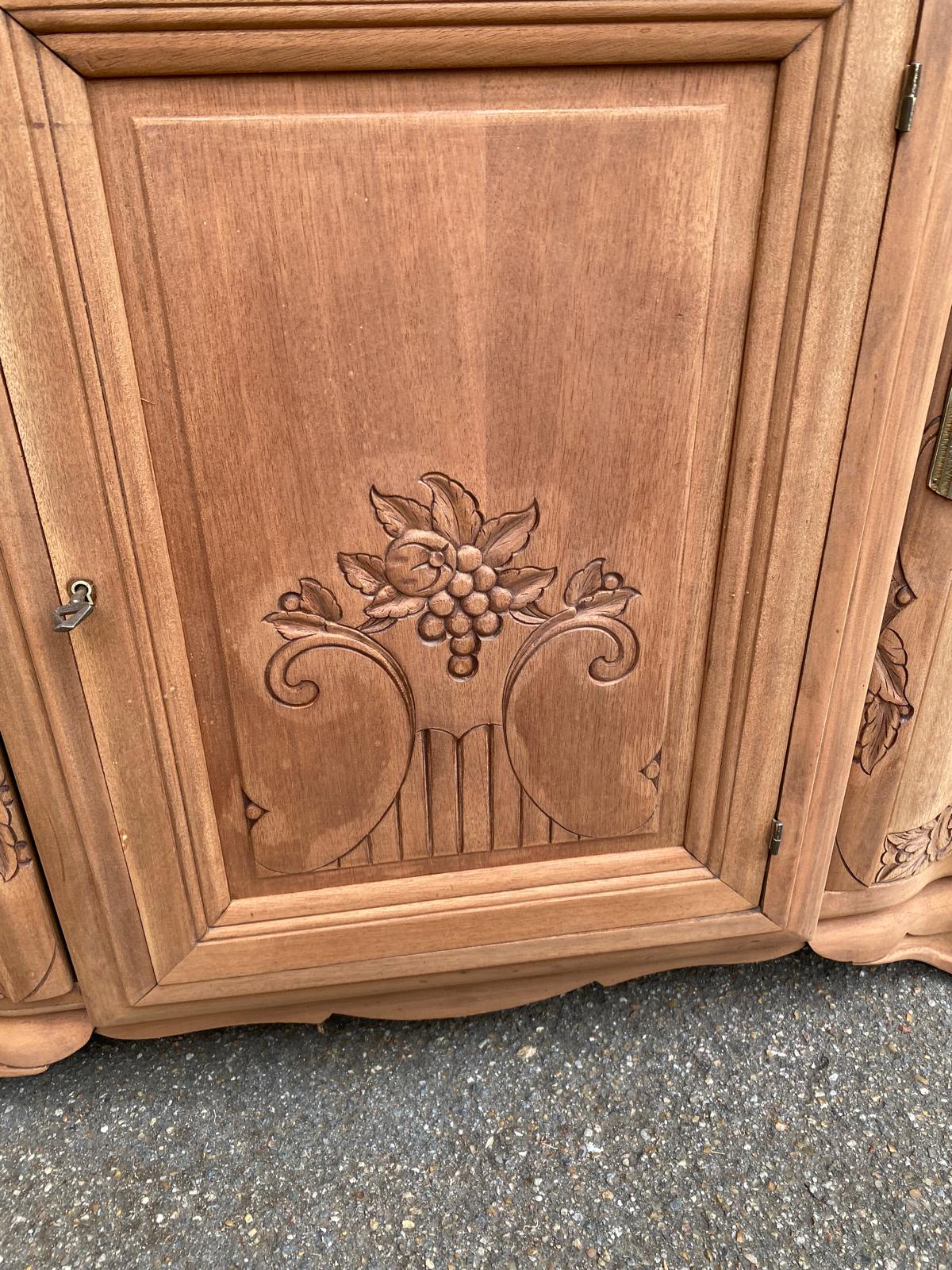 Art Deco sideboard renovated in solid walnut and large antique marble from the 1930s.