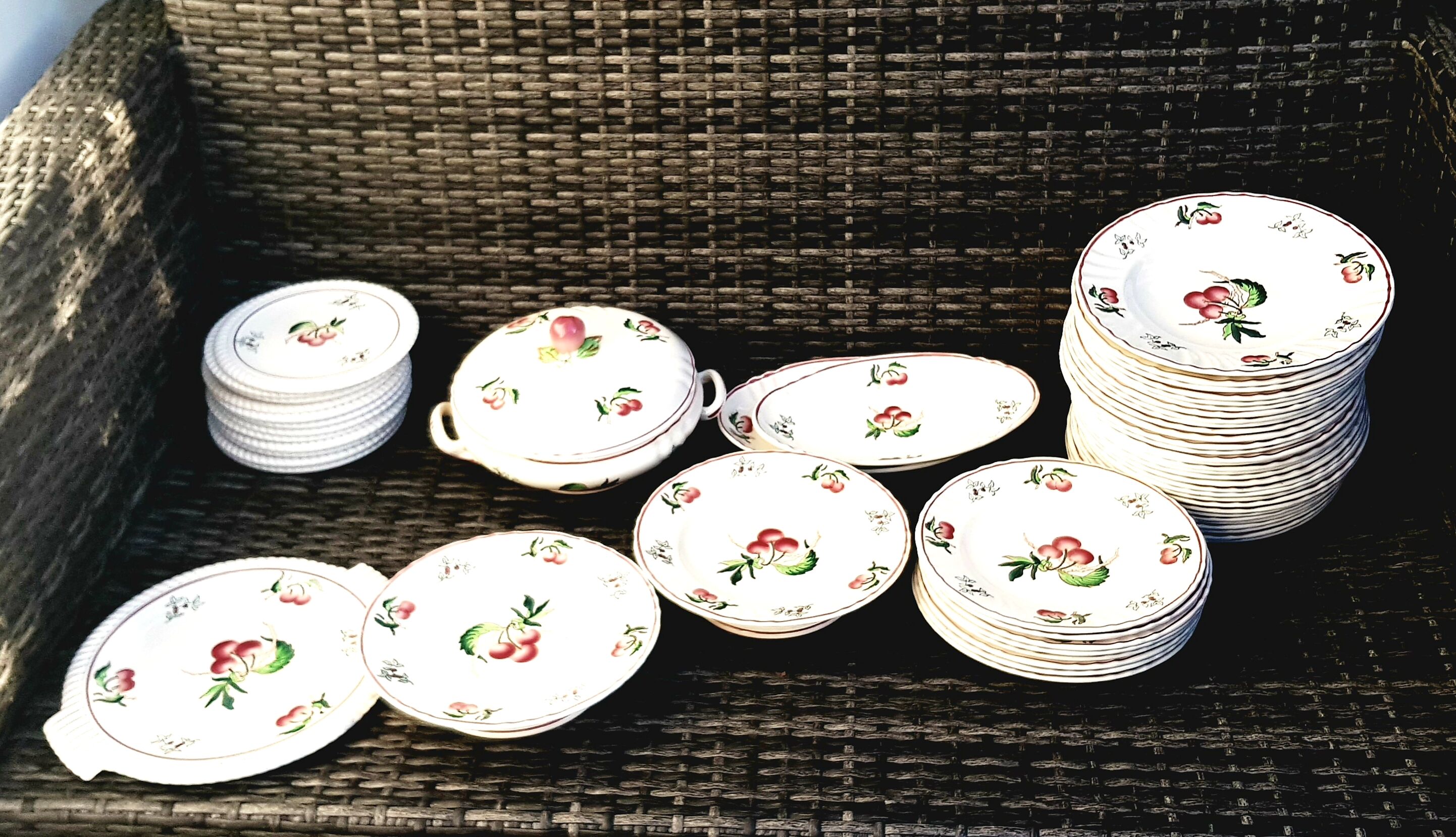 Longwy table service montmorency model