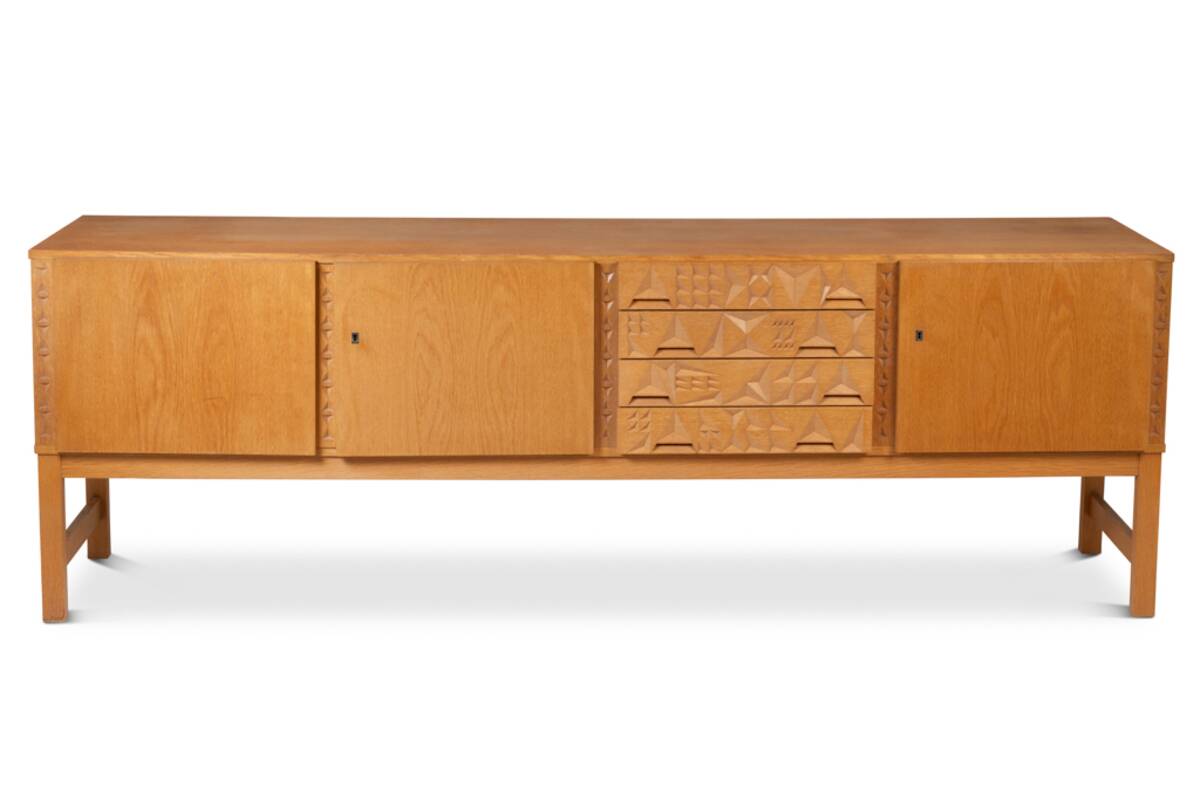 Oak and oak veneer sideboard. 1960s/70s.