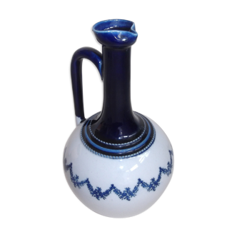 Fine sandstone ewer decanter