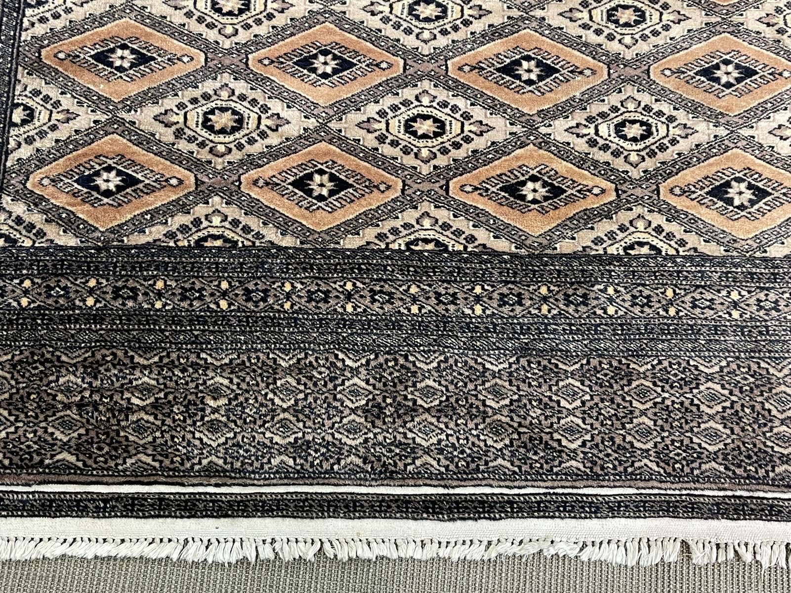 Handmade Pakistani wool and silk rug - 2m23x1m56