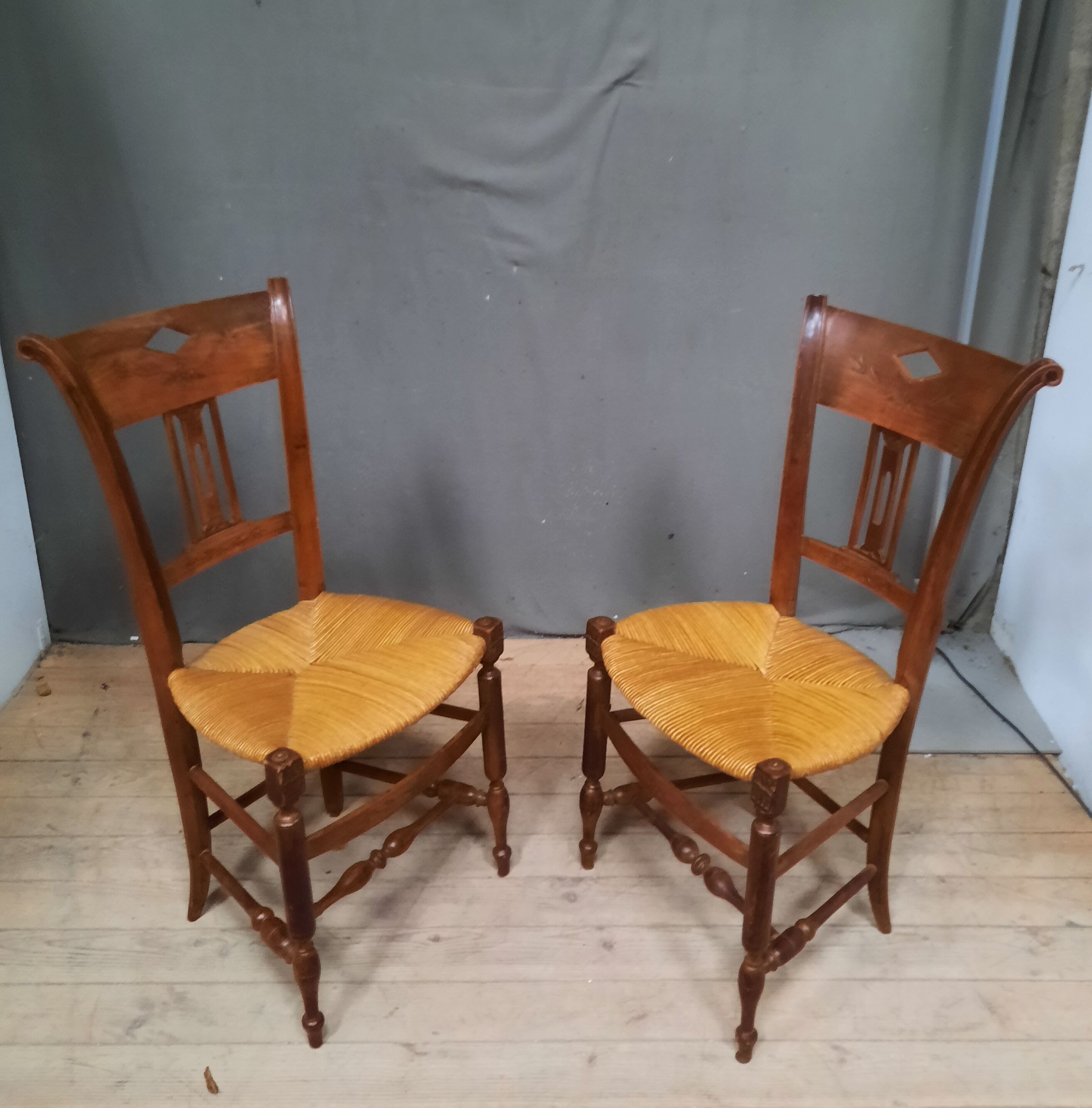 Pair of chair straws directoire