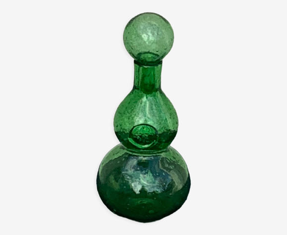 Carafe en verre soufflé et bulle verte vintage