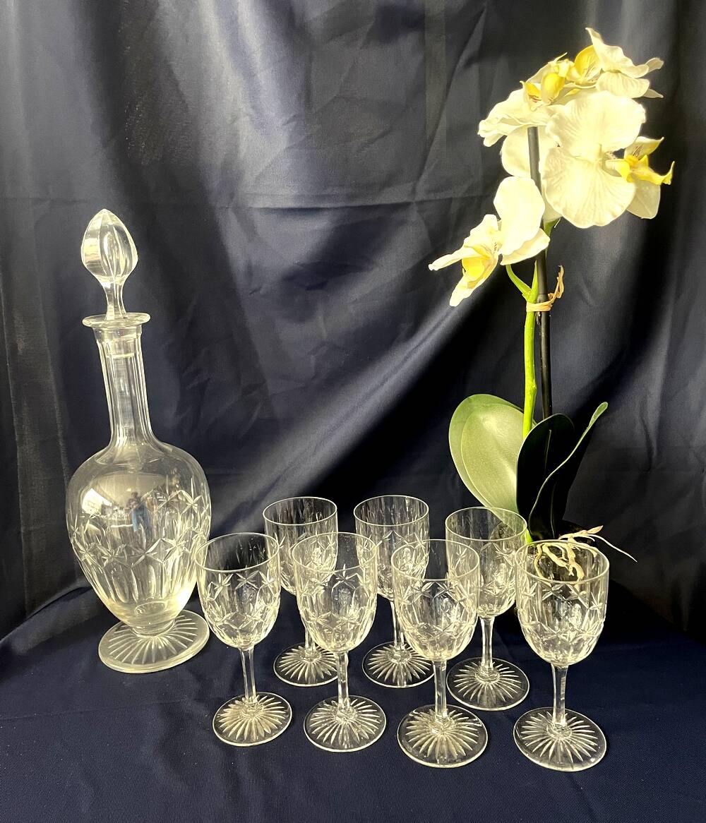 Set of 7 crystal liquor glasses