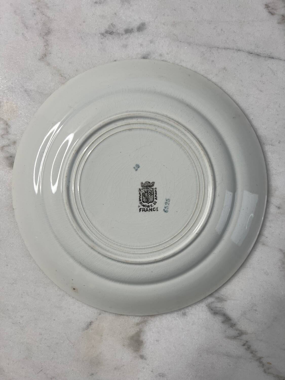 Assiette plate St Amand Corbeille de fleurs