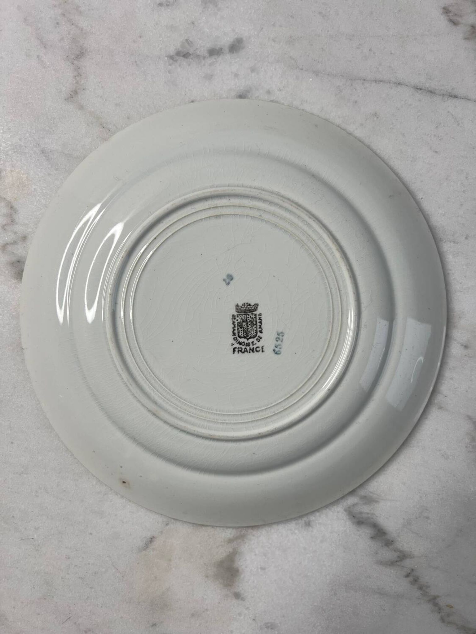 Assiette plate St Amand Corbeille de fleurs