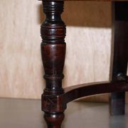 Chaise de capitaine victorienne en noyer d'Eton College