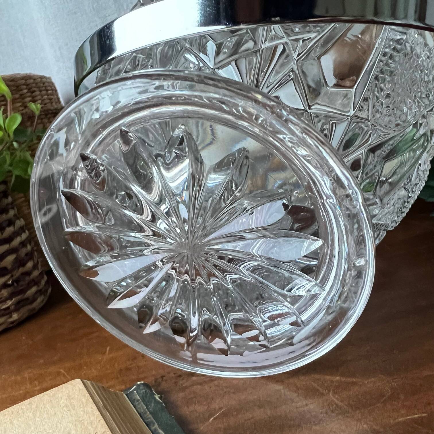 Crystal ice bucket or ice cube tray