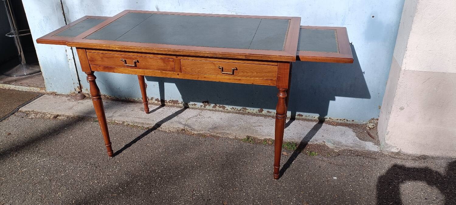Louis 16 desk