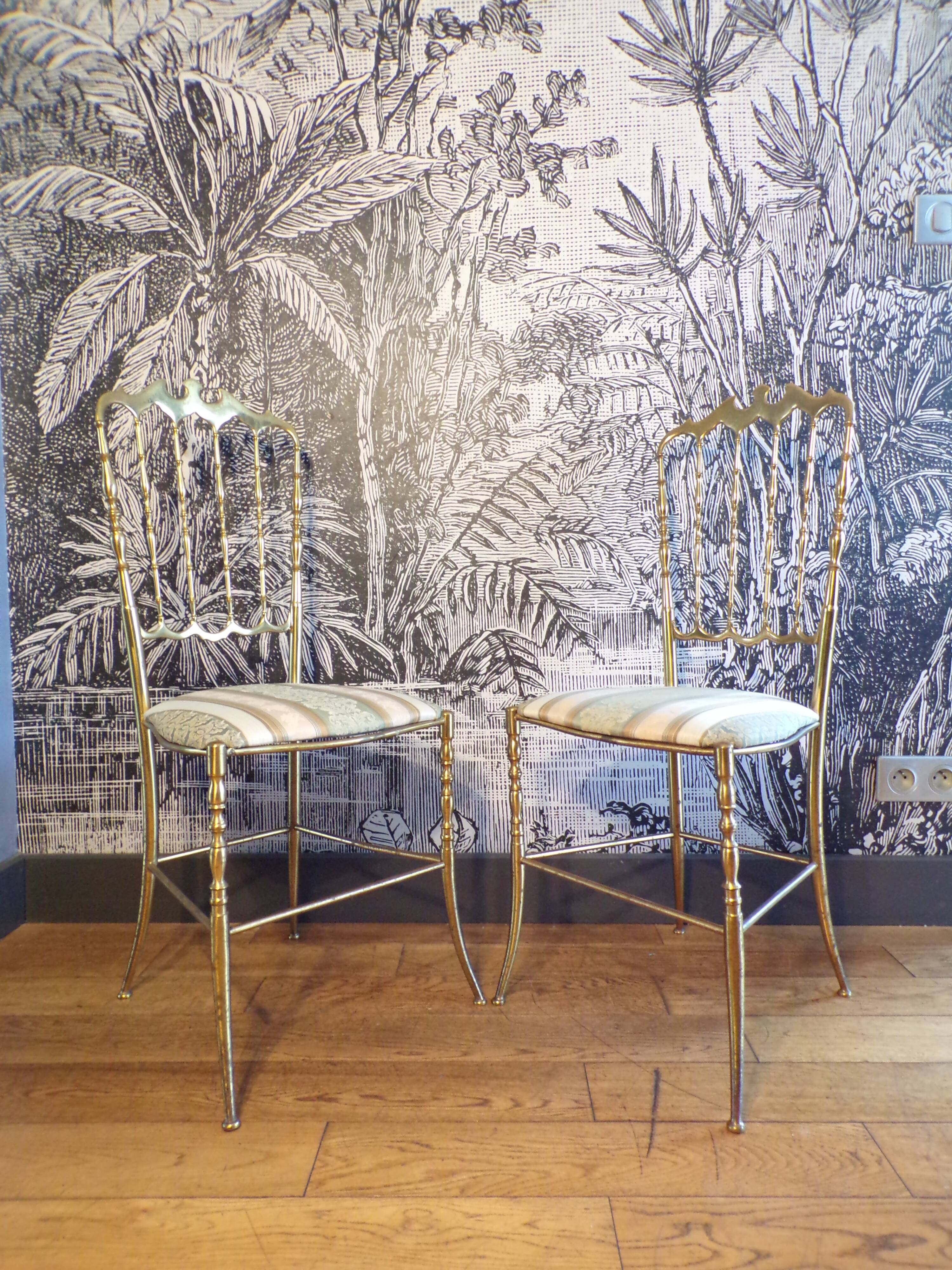 Paire de chaises Chiaviari en laiton