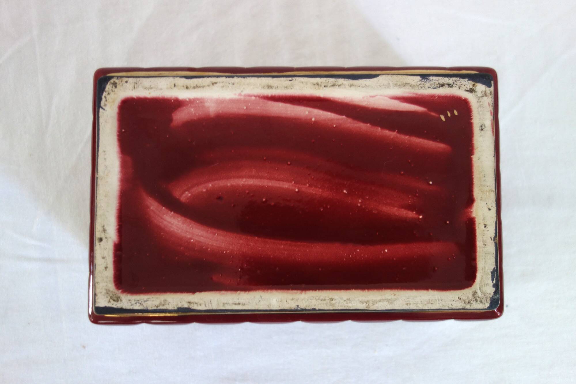 Art Deco box in burgundy ceramic art Poët Laval