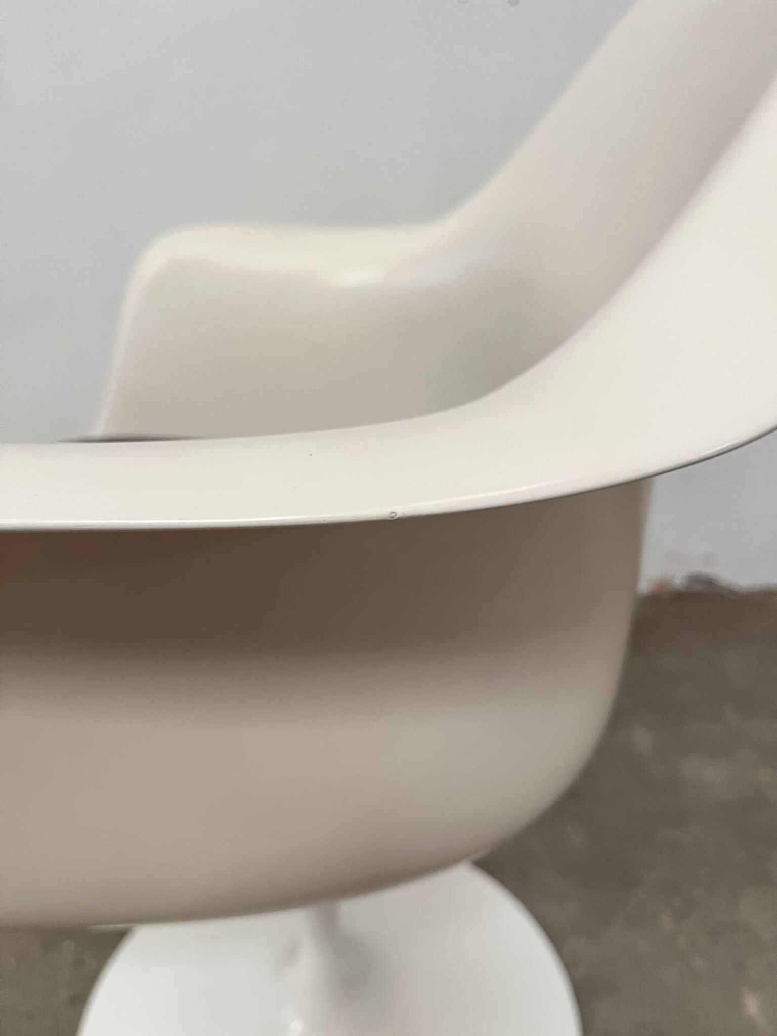 4 Tulip chairs by Eero Saarinen for Knoll