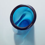Vase en verre bleu Whitefriars