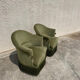 Paire de fauteuils crapaud vert vintage