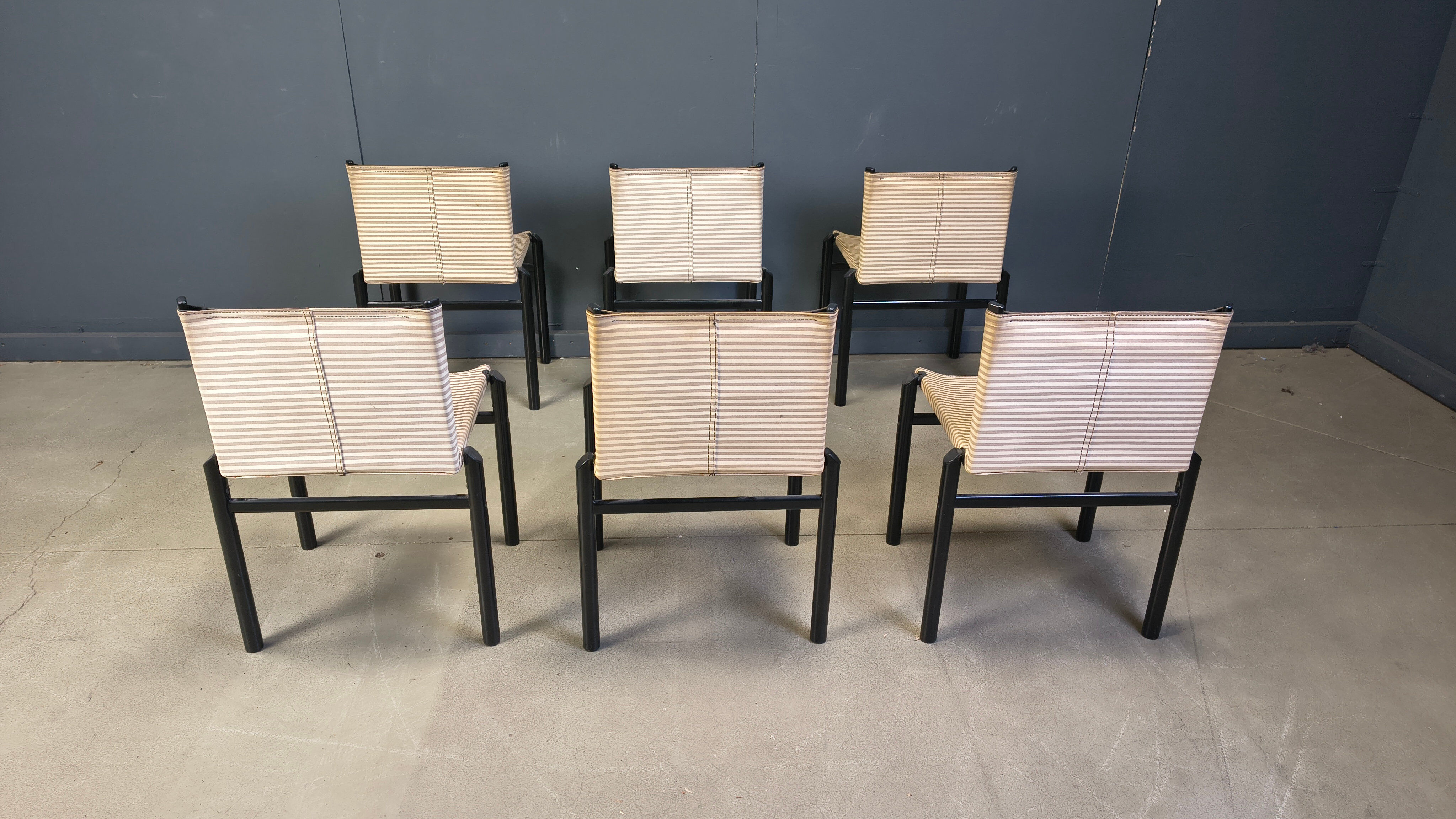 Ensemble de 6 chaises de salle à manger "Mastro" par Afra et Tobia Scarpa pour Molteni, Italie, années 1980.