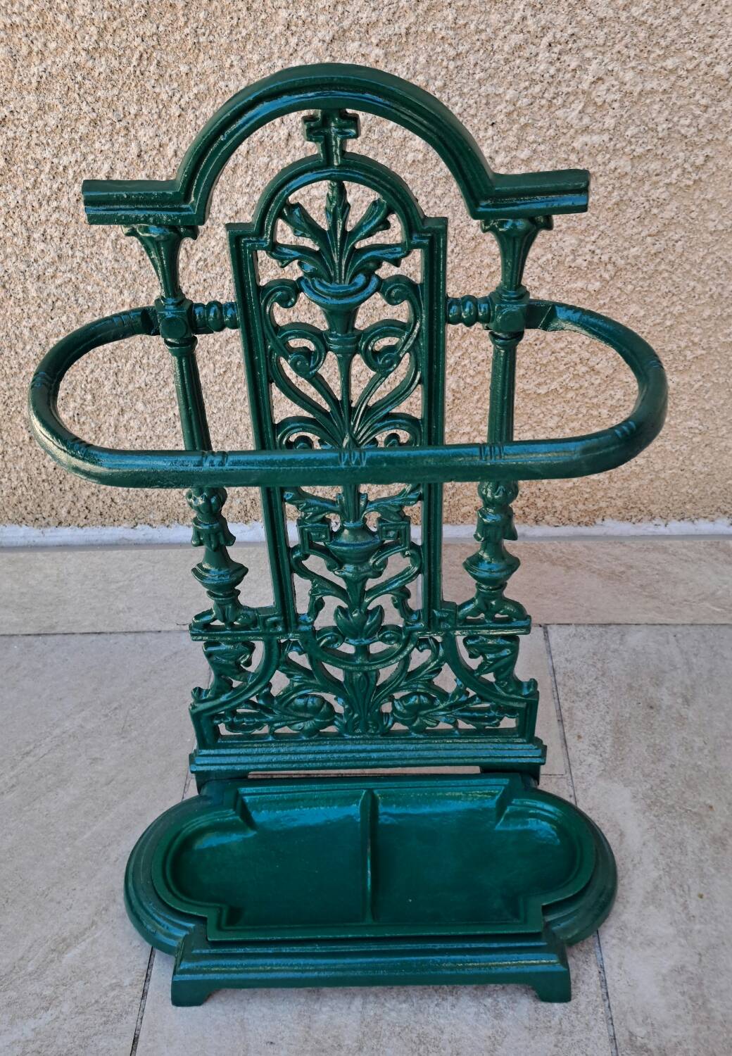 Cast iron umbrella stand