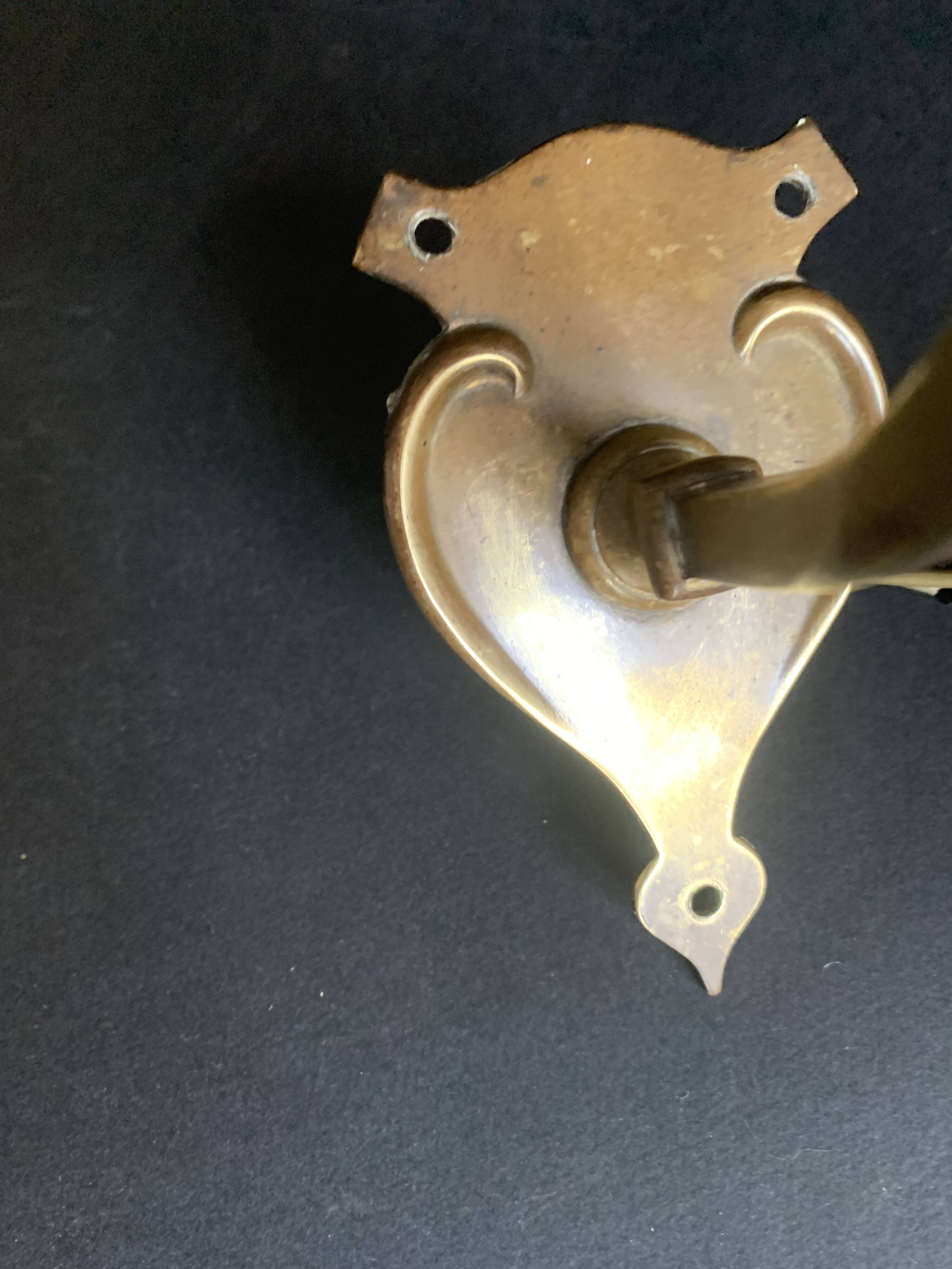 Art Nouveau wall light in gilded brass and glass paste tulip