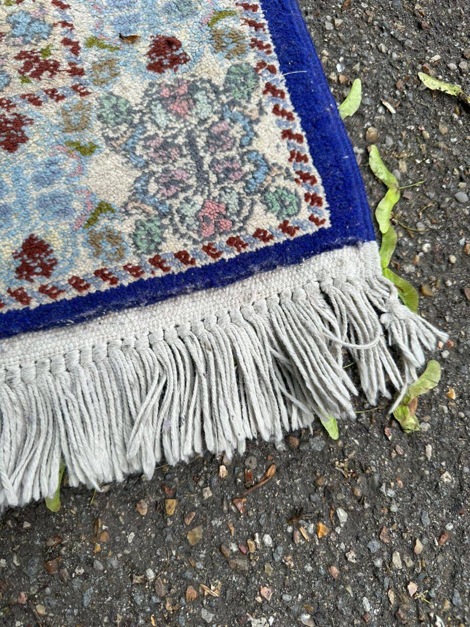 Tapis marocain artisanal fait main bleu certifié authentique 150x88cm