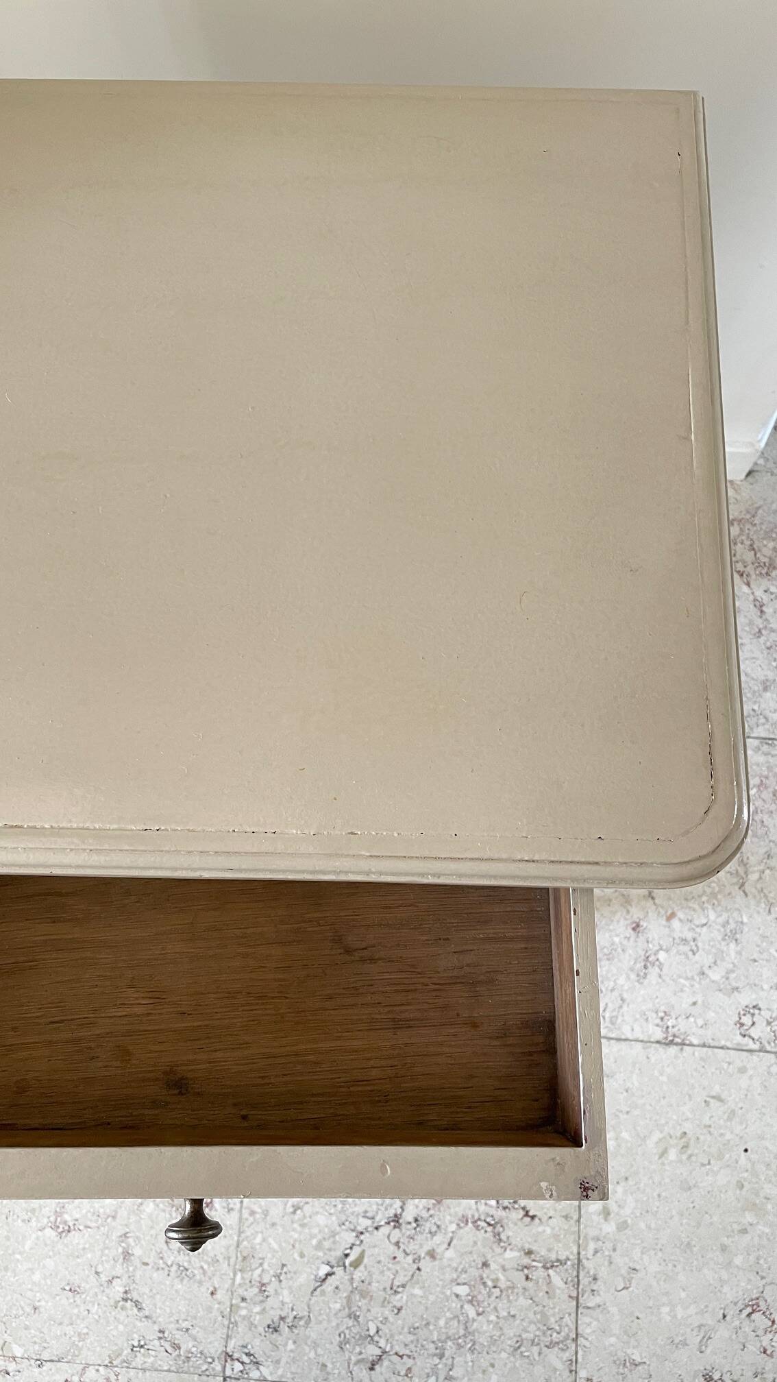 Antique bedside table with 1 drawer