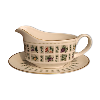 English gravy boat, by Royal Doulton Co Limited