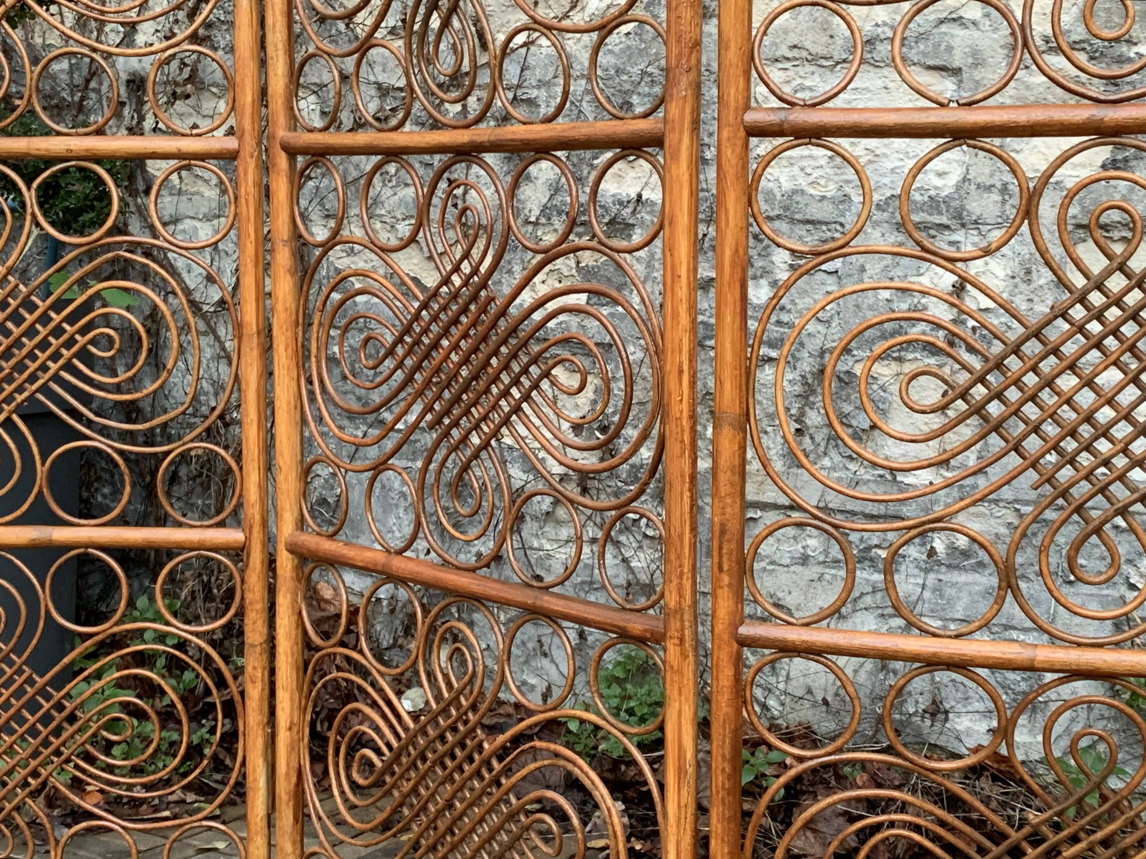 Vintage 1960s Curved Rattan Screen