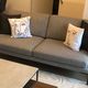 Canapé 2,5 places Assis modèle Ludvig en tissu gris