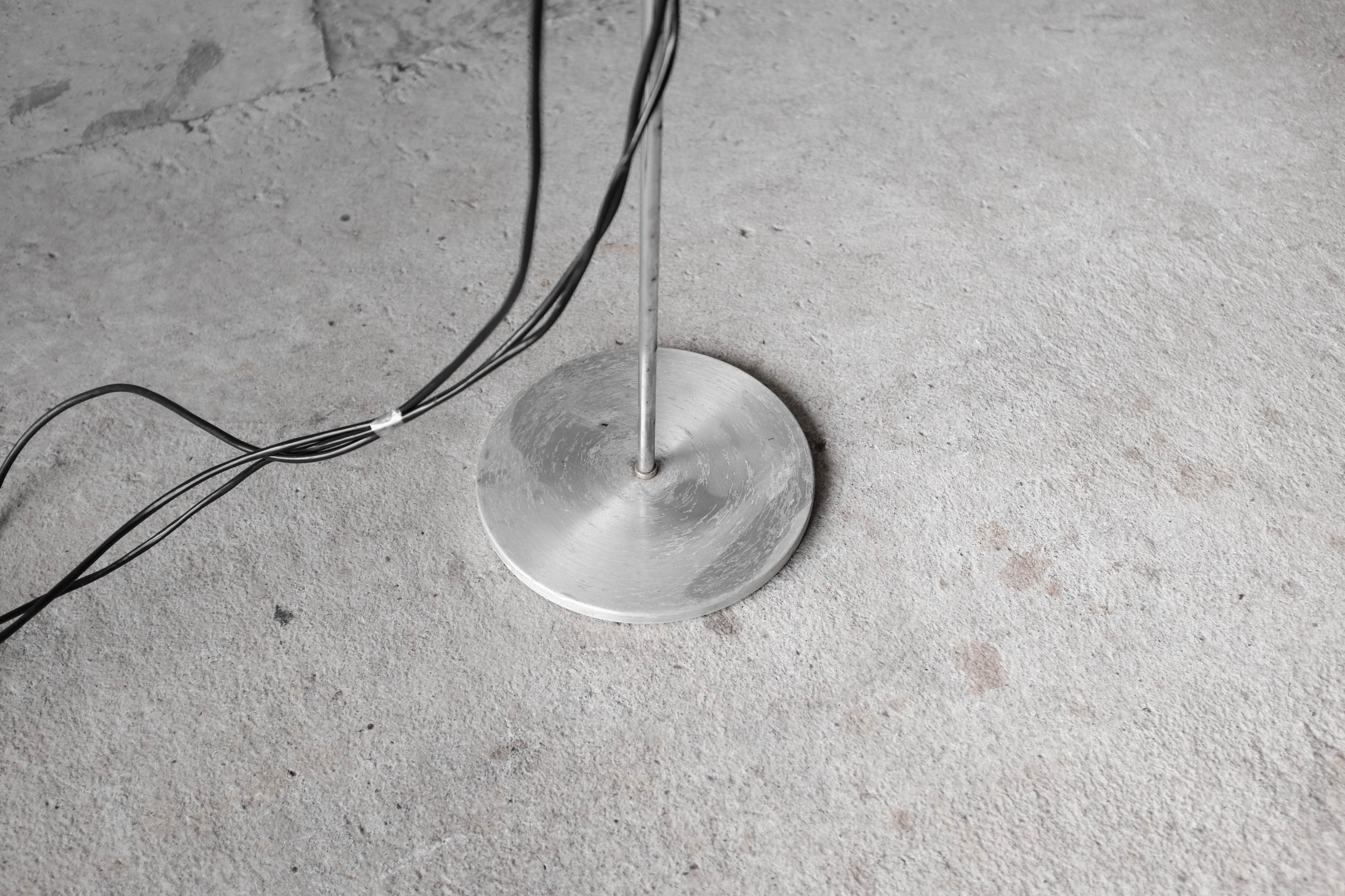 Chrome 70s design lamppost