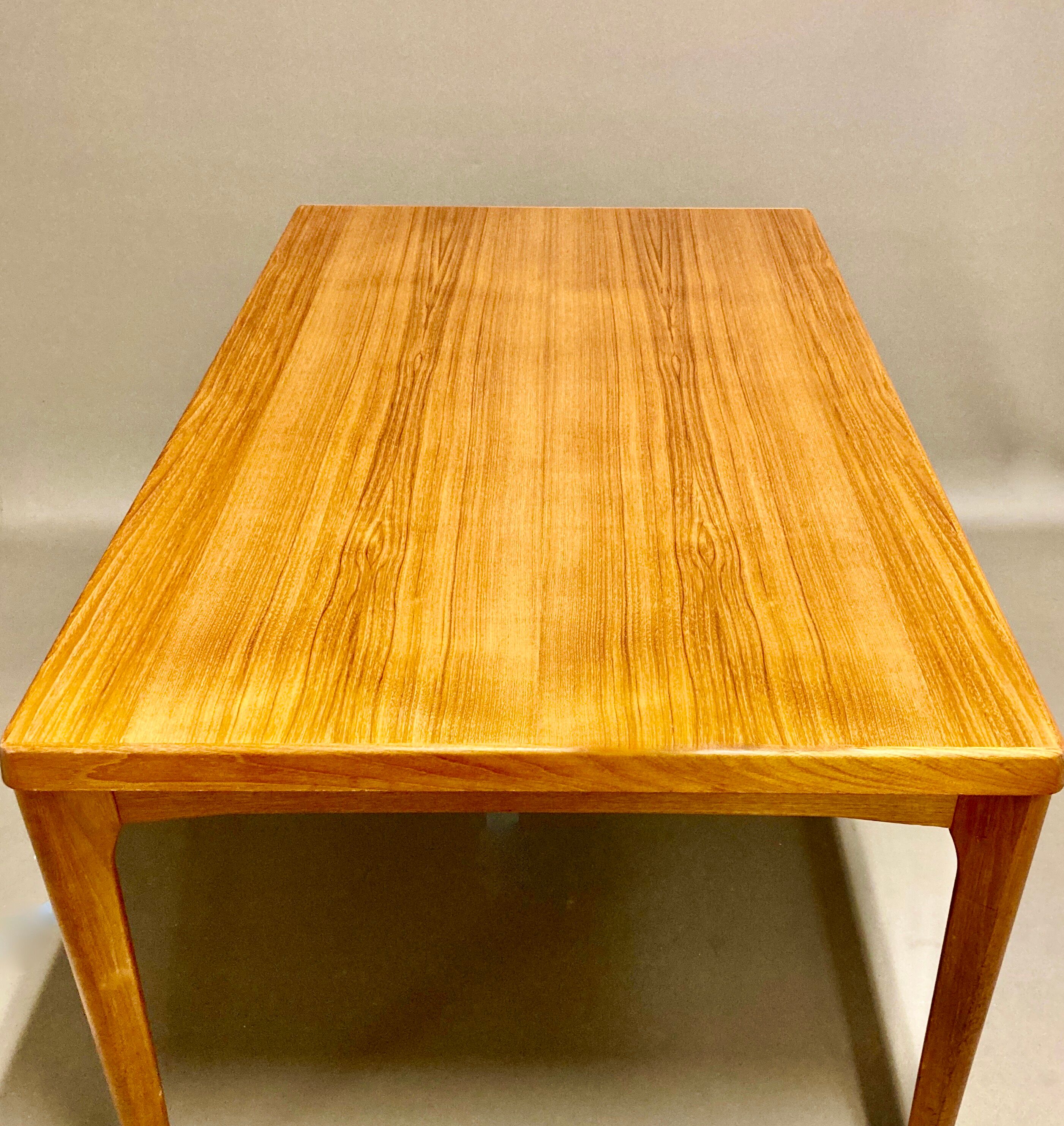 Set table and chairs Scandinavian design 1950.