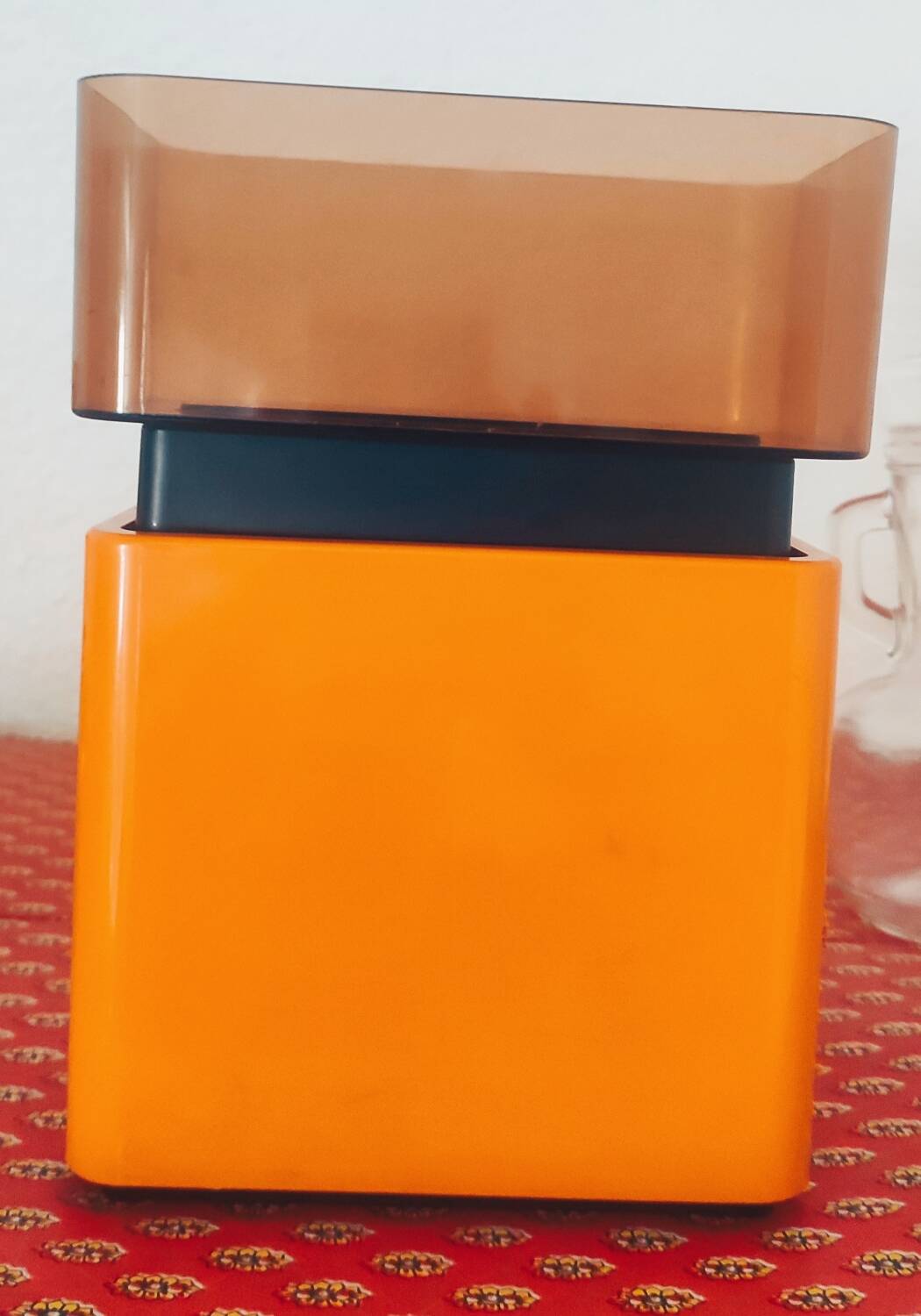 Teraillon scale orange year 1976