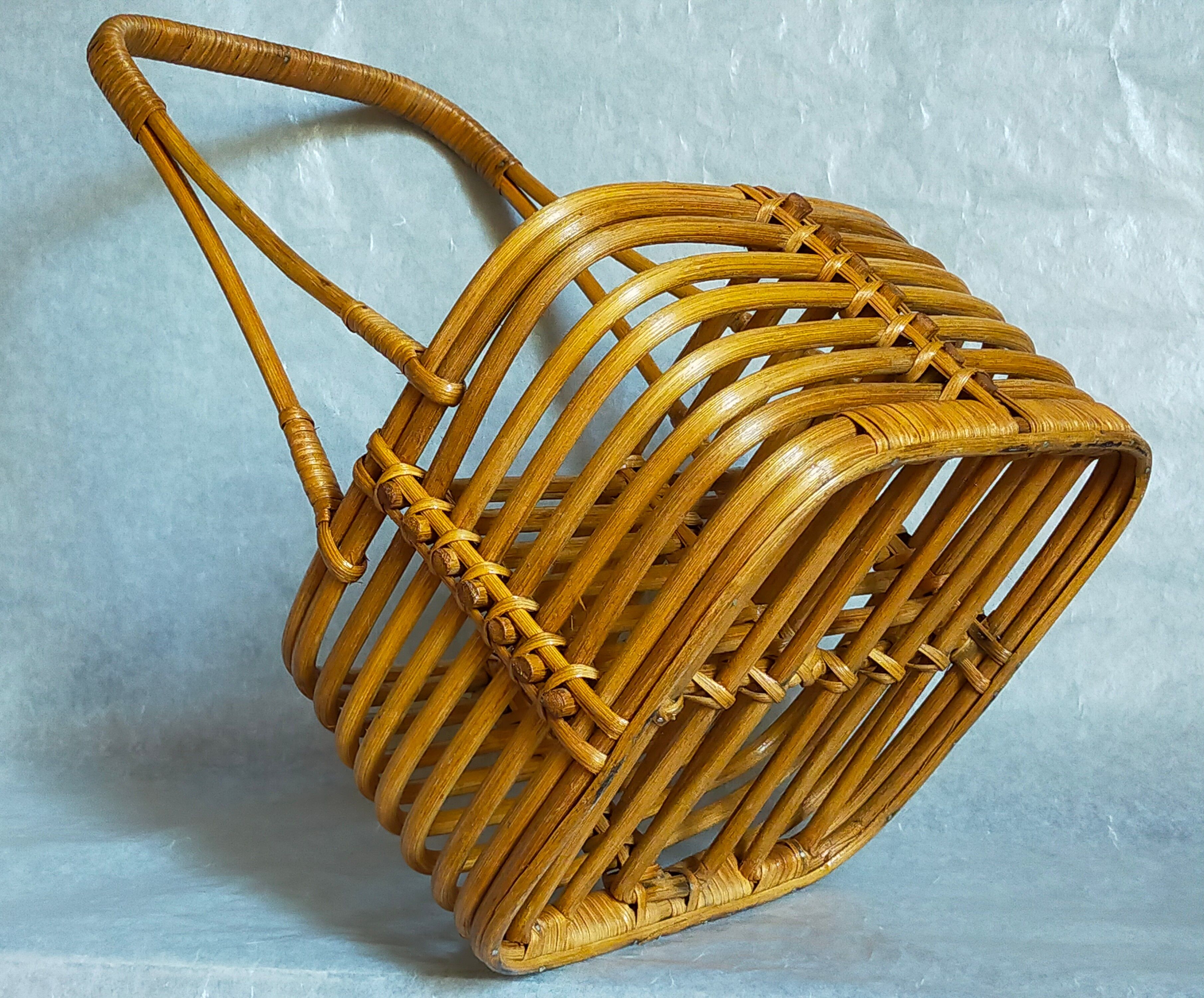 Bottle basket in vintage wicker 60s