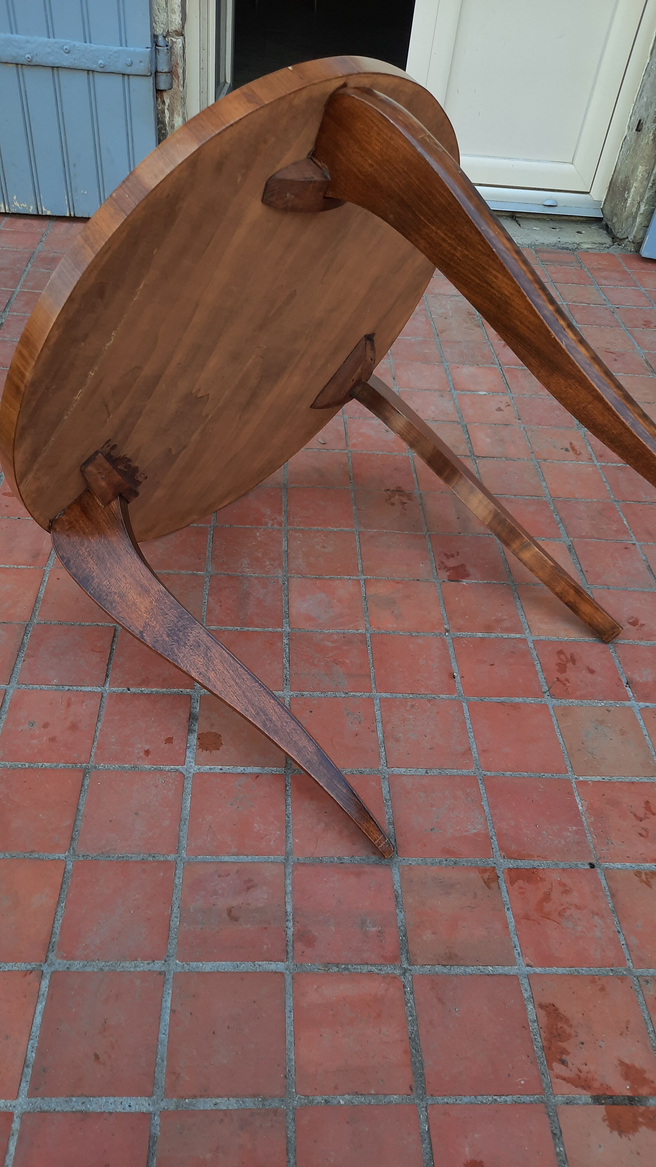 Art Deco pedestal table