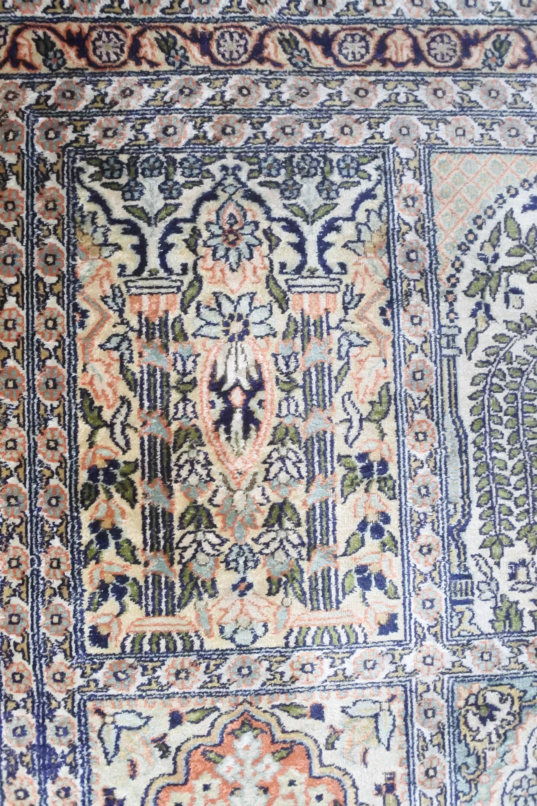 Silk cashmere carpet 143x79cm