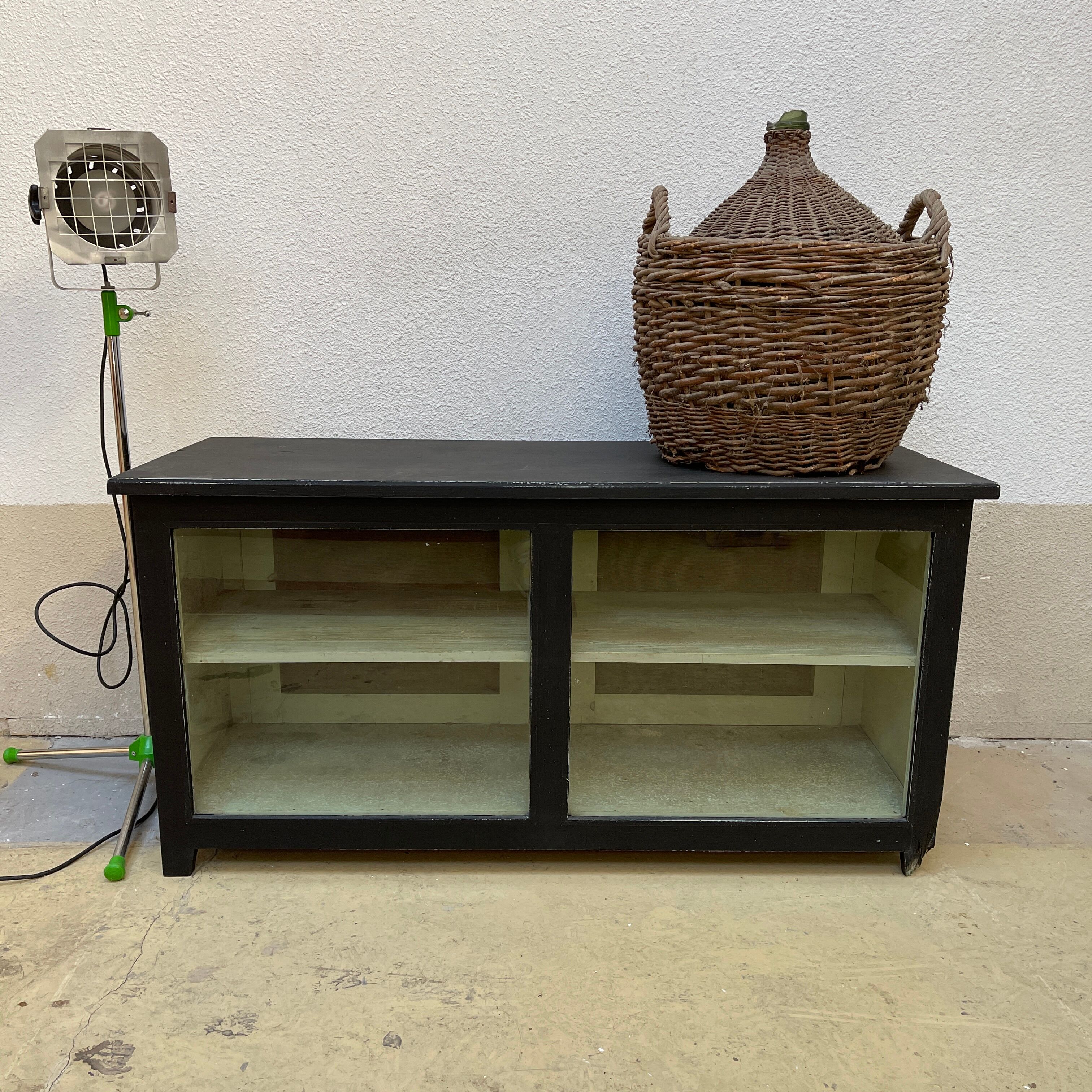 Commercial display cabinet
