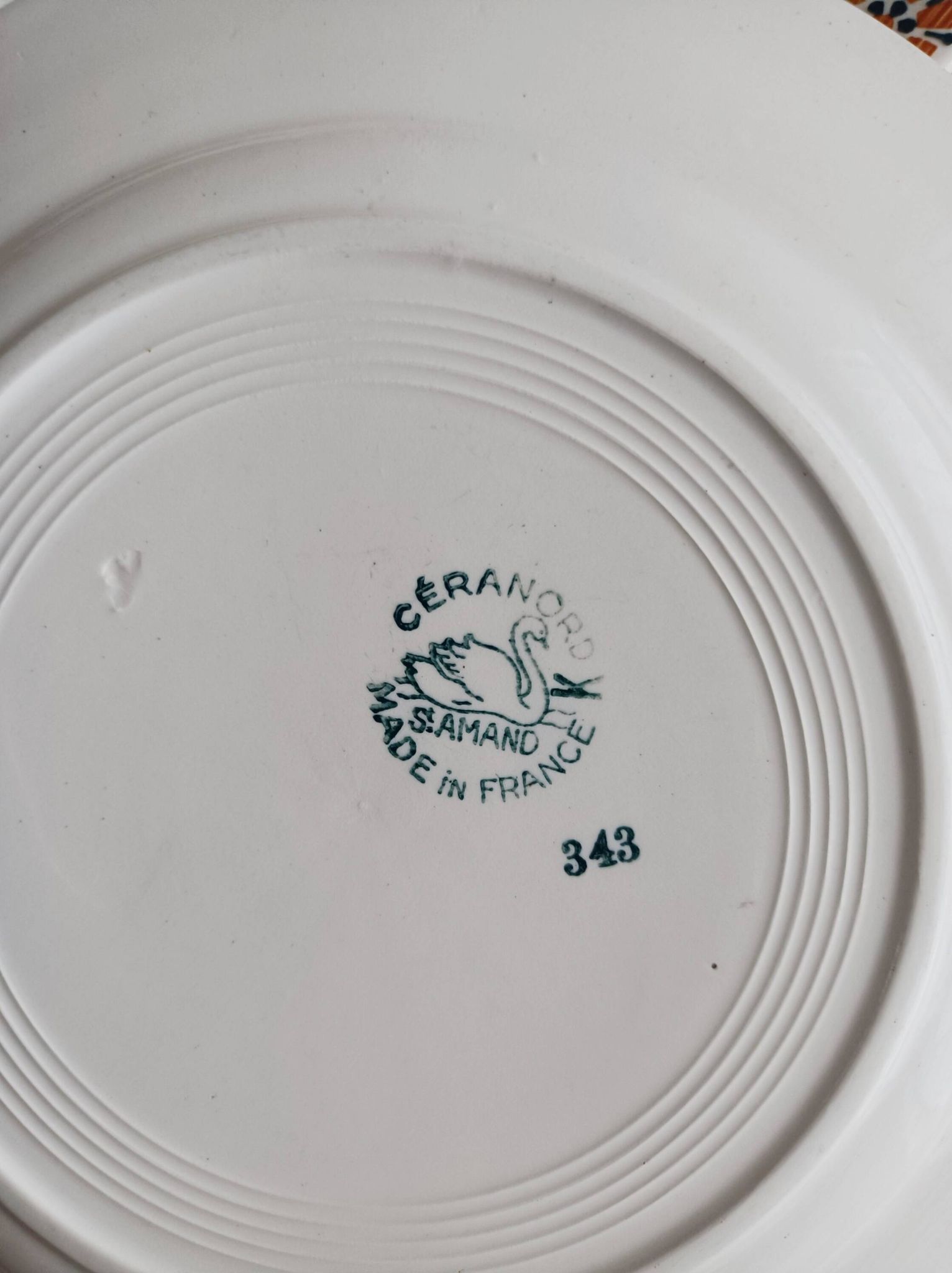 Set of 6 Ceranord dinner plates