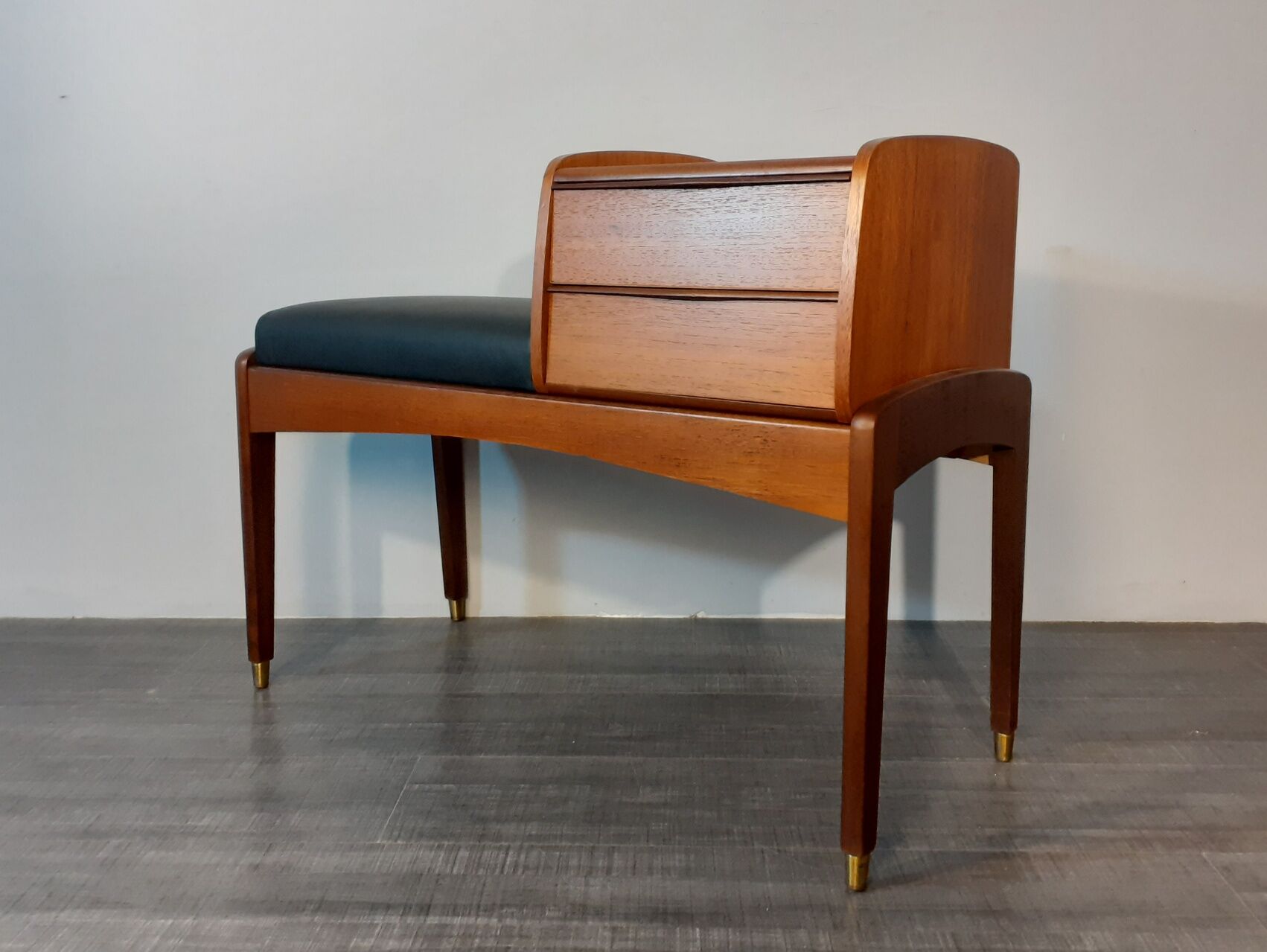 Bench phone 2 drawers in teck and black leather 1970