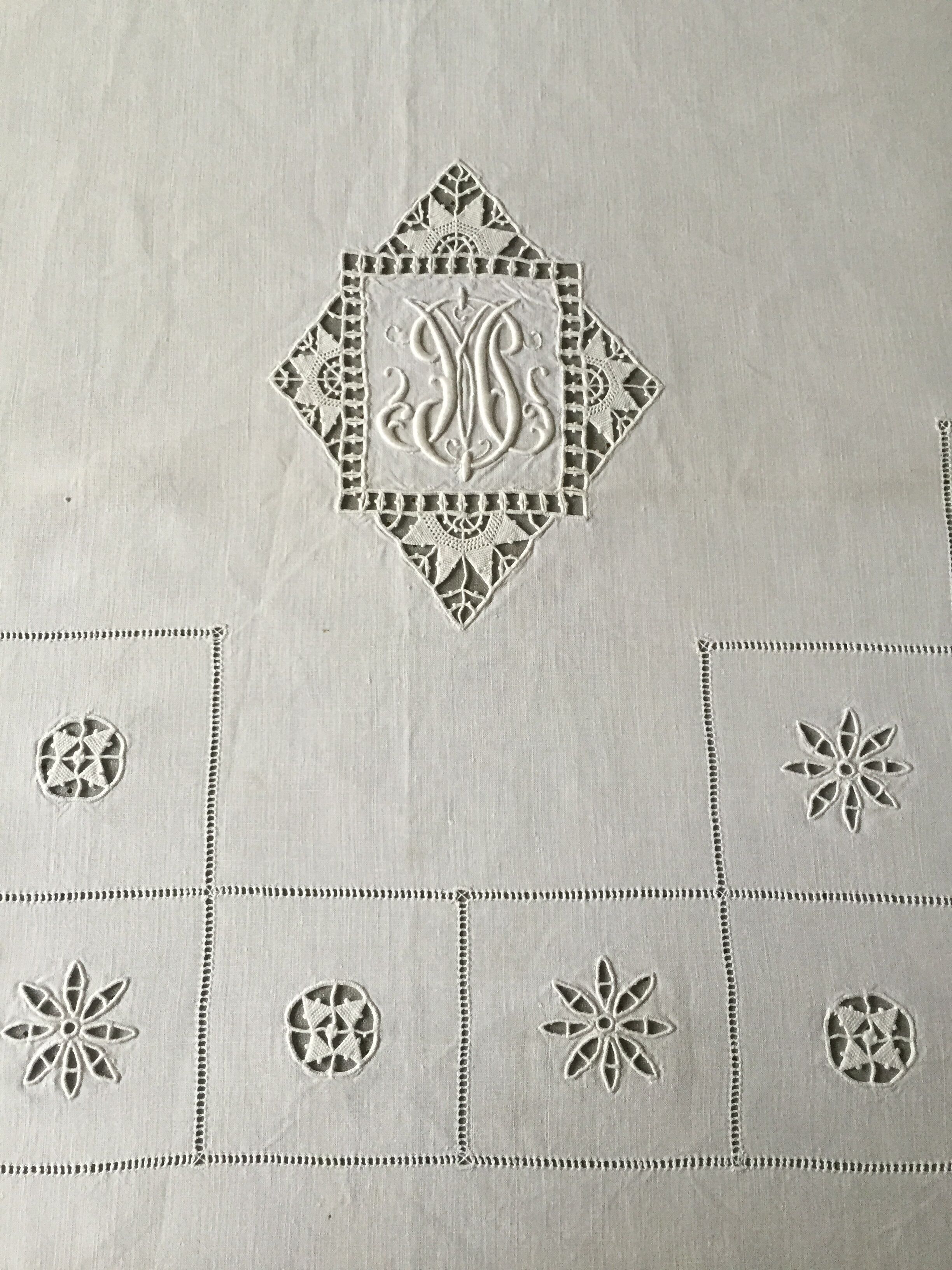 Embroidered linen tablecloth  200 x 255