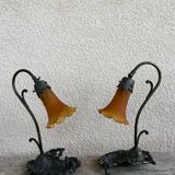 2 lampes en bronze avec abat-jours en tulipes