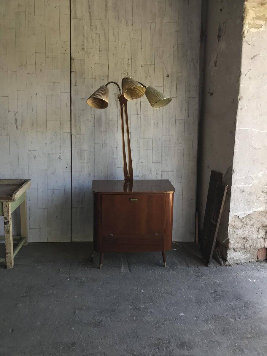 Meuble à boissons Art Déco en noyer marron avec lampe intégrée et laiton, 1950s