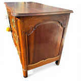 Parisian commode from the Louis XIV – Louis XV period, 18th century.