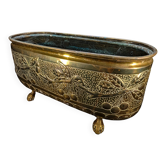 Jardinière en laiton antique – Décor en repoussé de cerises et de feuilles – vers 1900