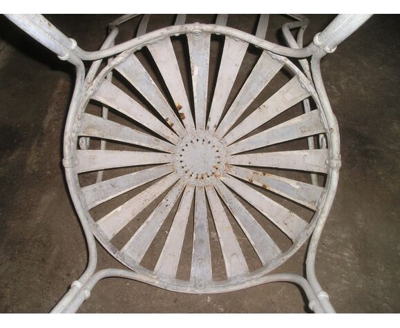 Wrought iron garden armchair with riveted flexible blades early XXth