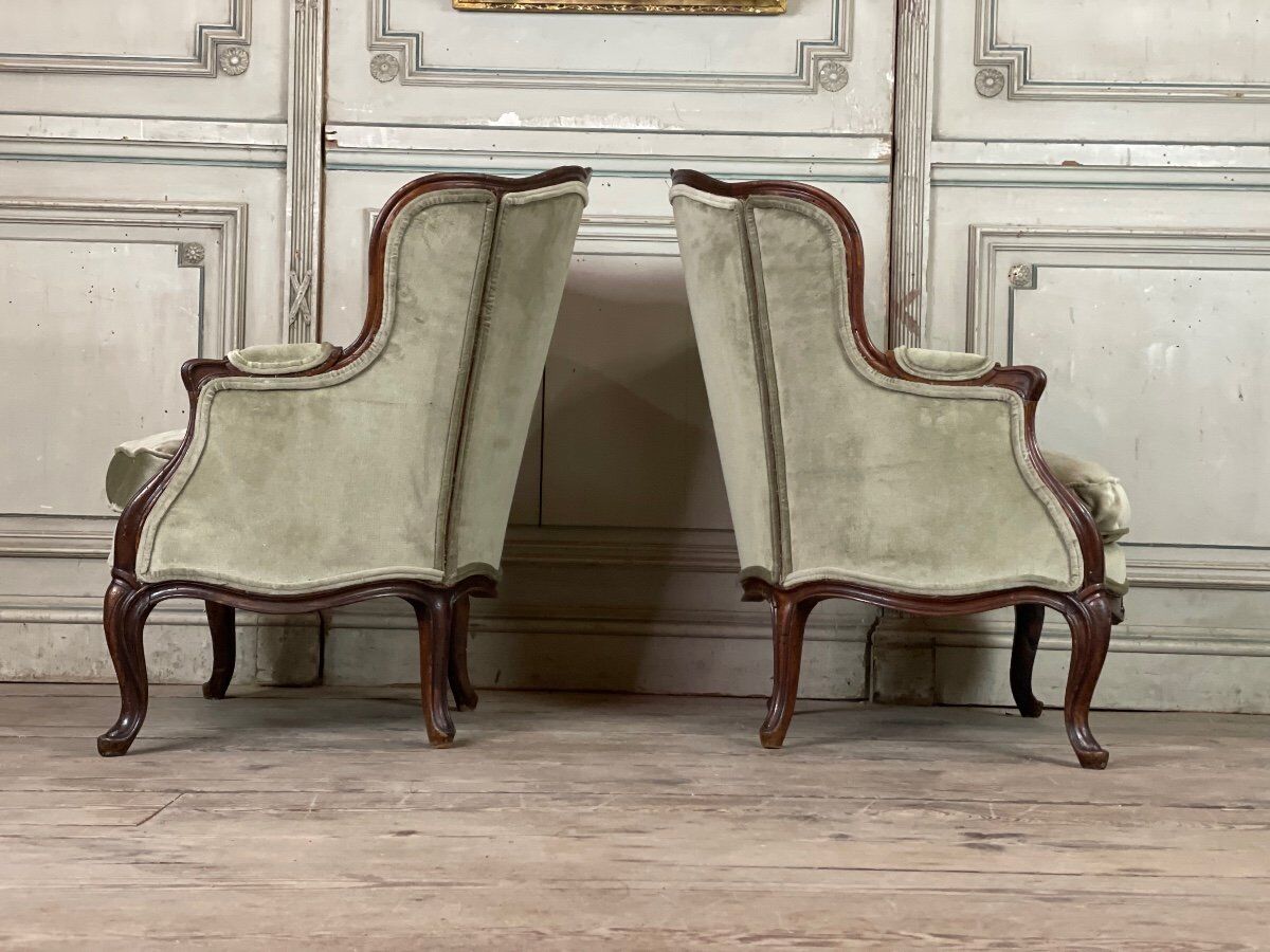 Pair of Louis XV style shepherdesses in carved wood, circa 1880