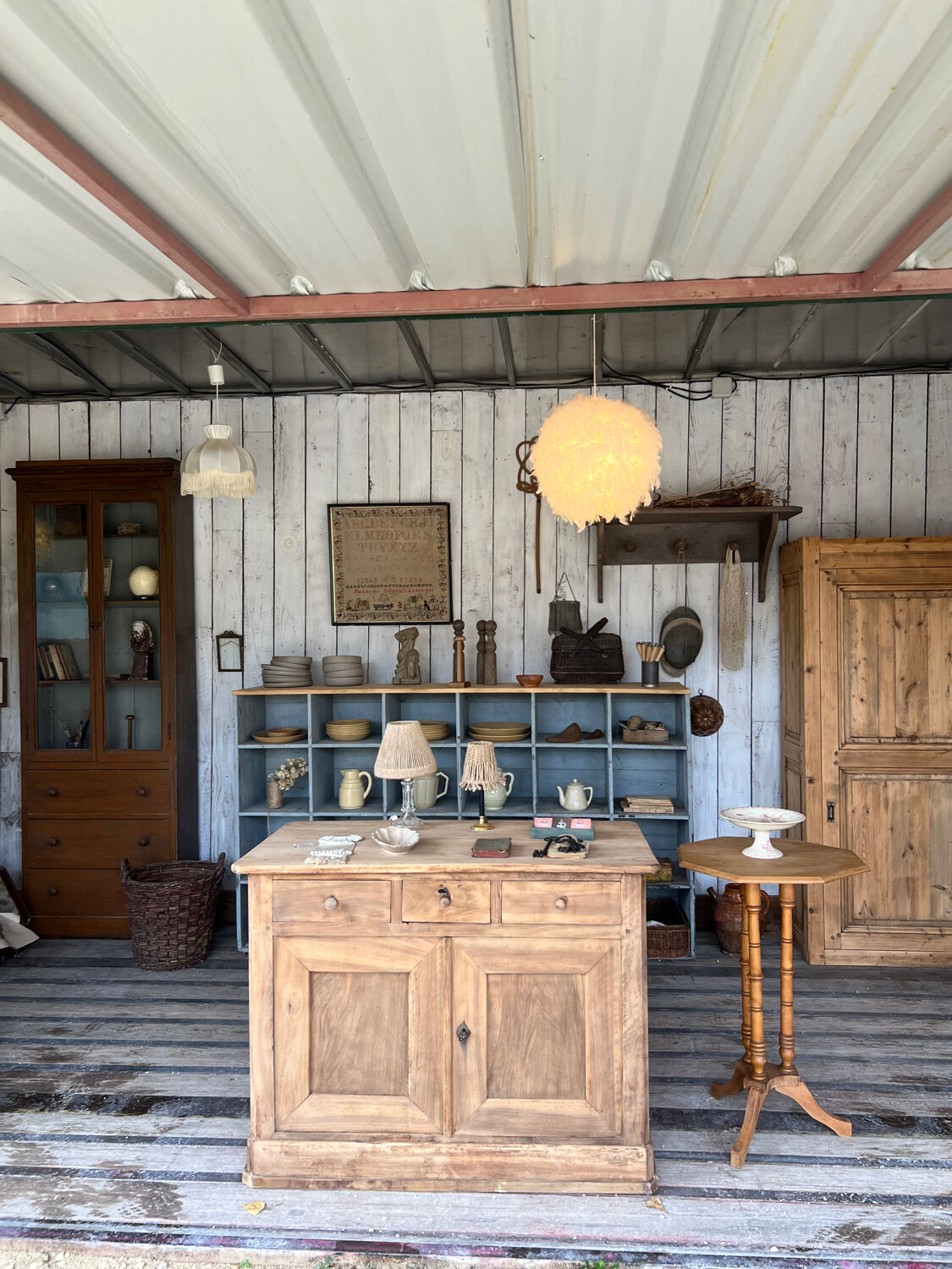 Small countertop made of raw wood