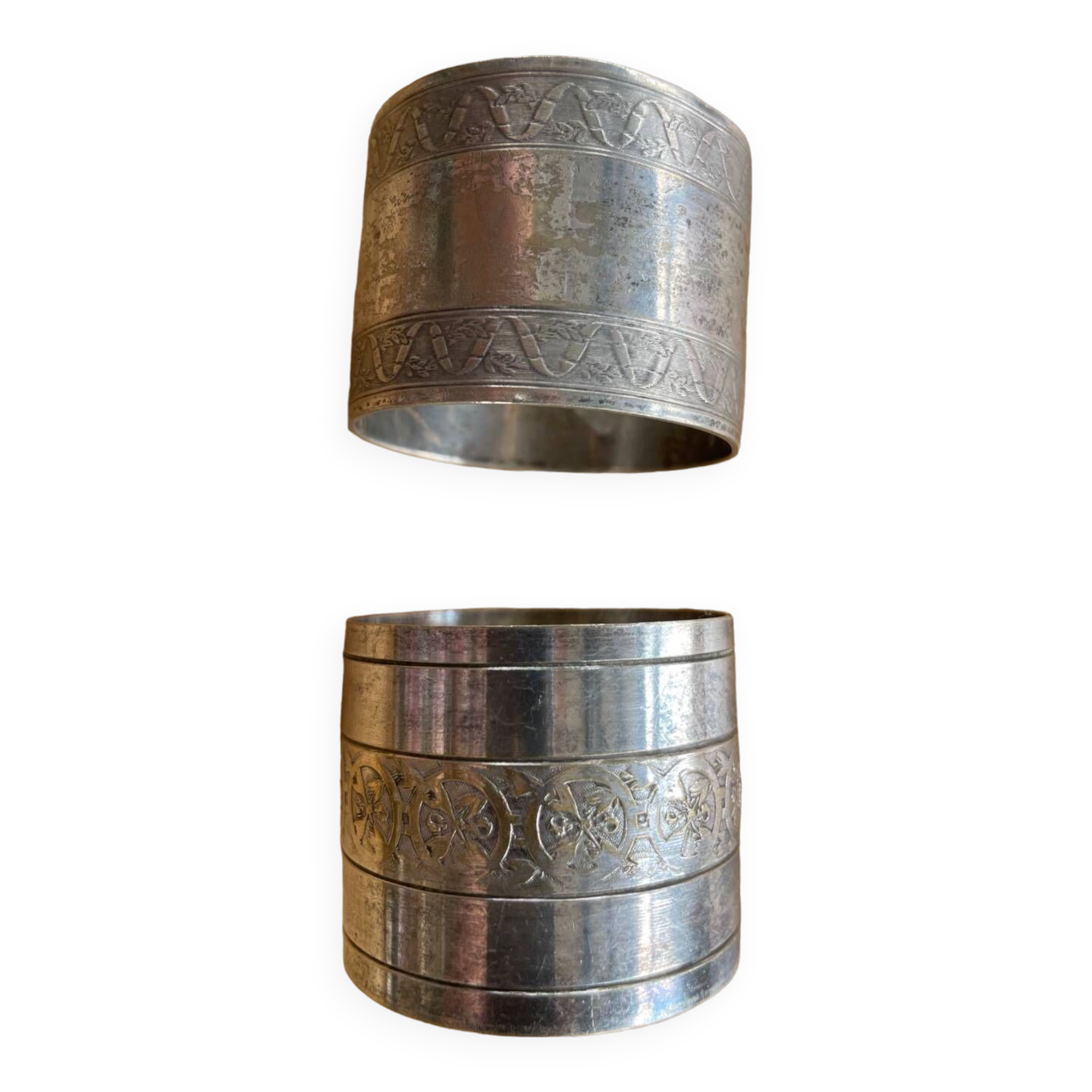 Silver metal napkin rings