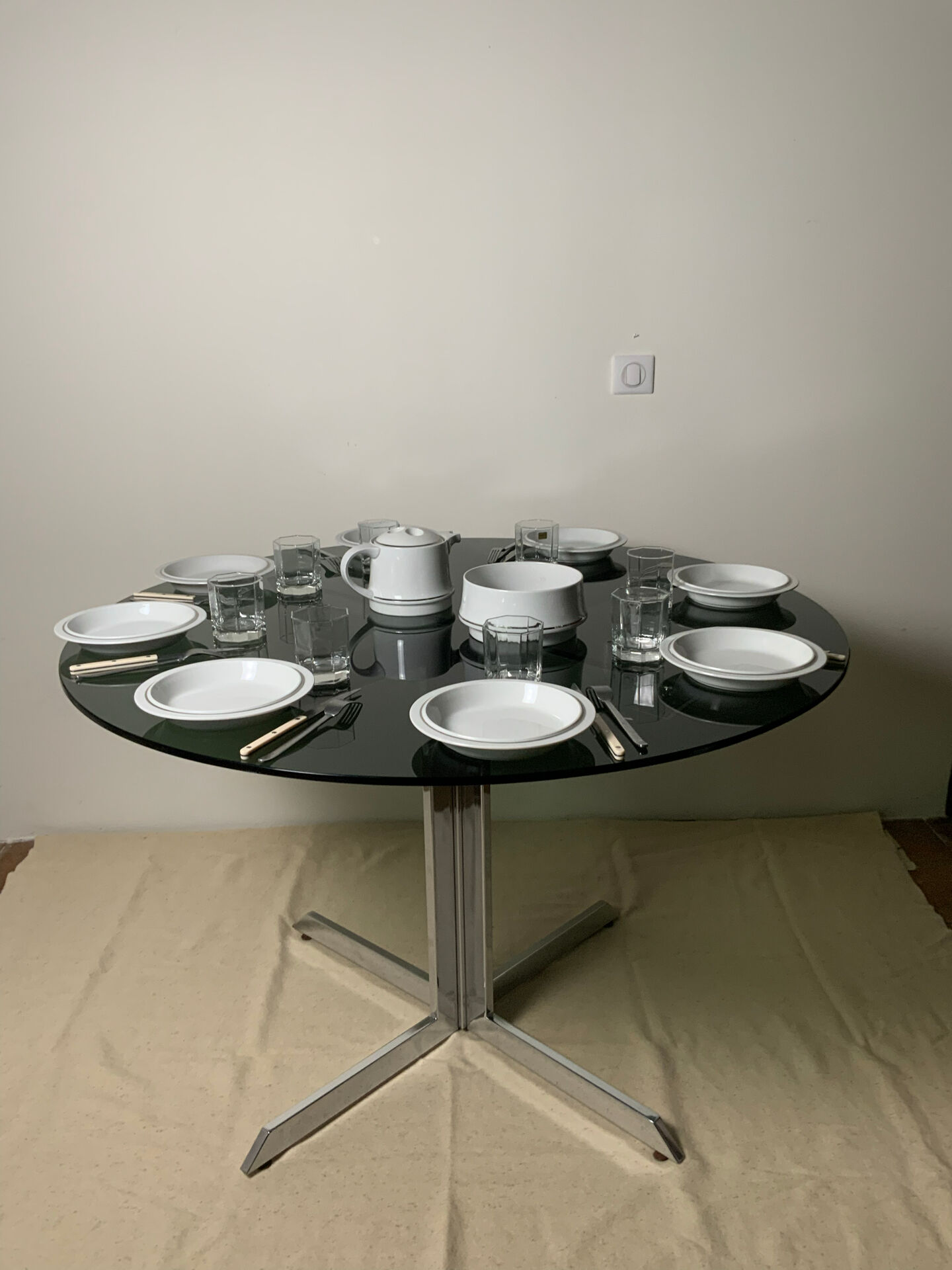 Glass dining table 70.