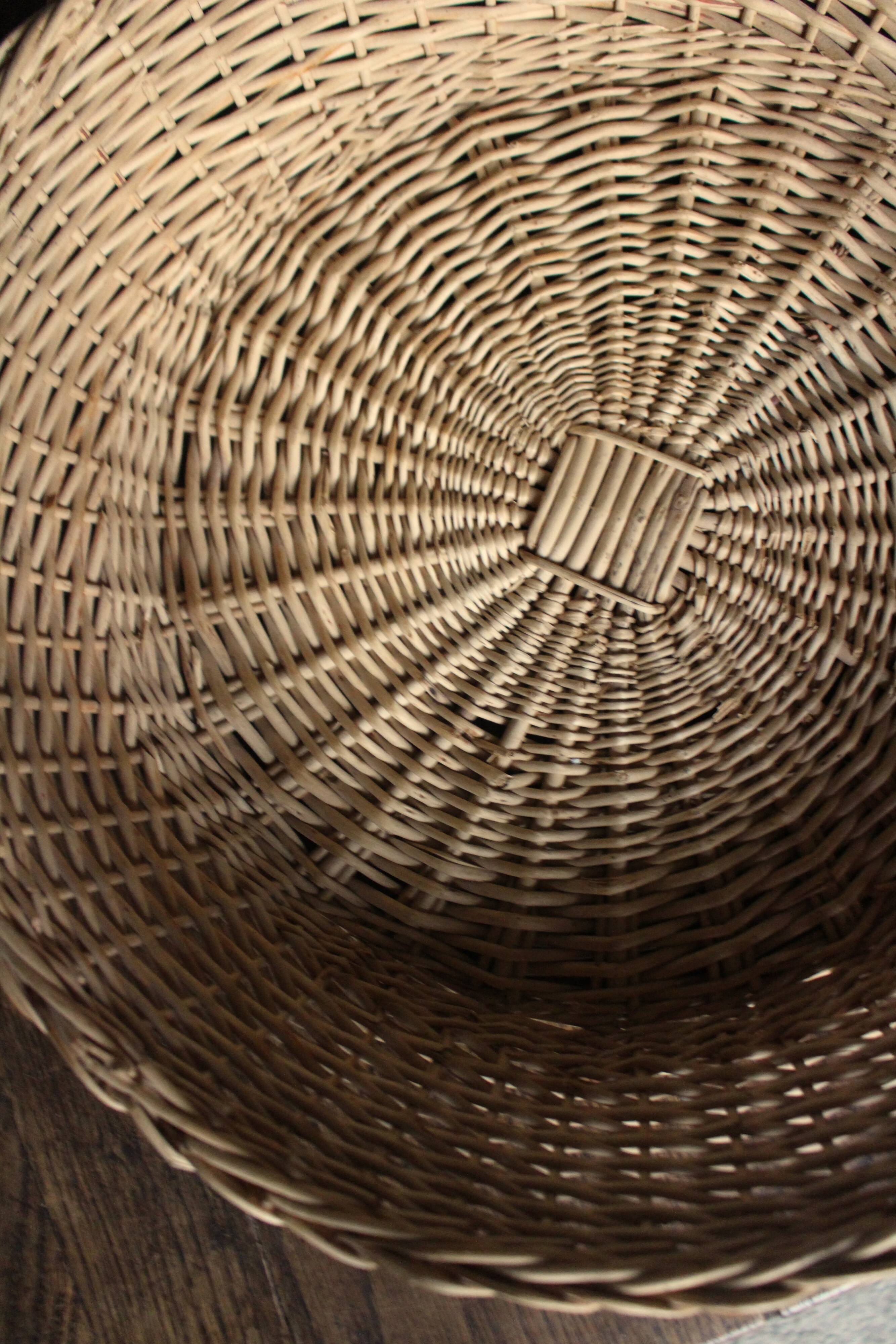 Vintage wicker round basket